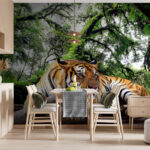Fototapety Tiger ležiaci na kmeni